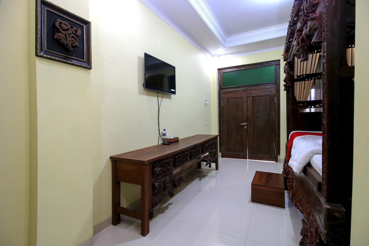 Reddoorz Plus @ Maguwo Kalasan Luaran gambar