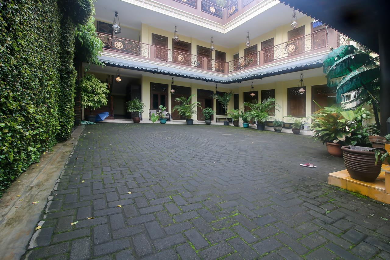 Reddoorz Plus @ Maguwo Kalasan Luaran gambar