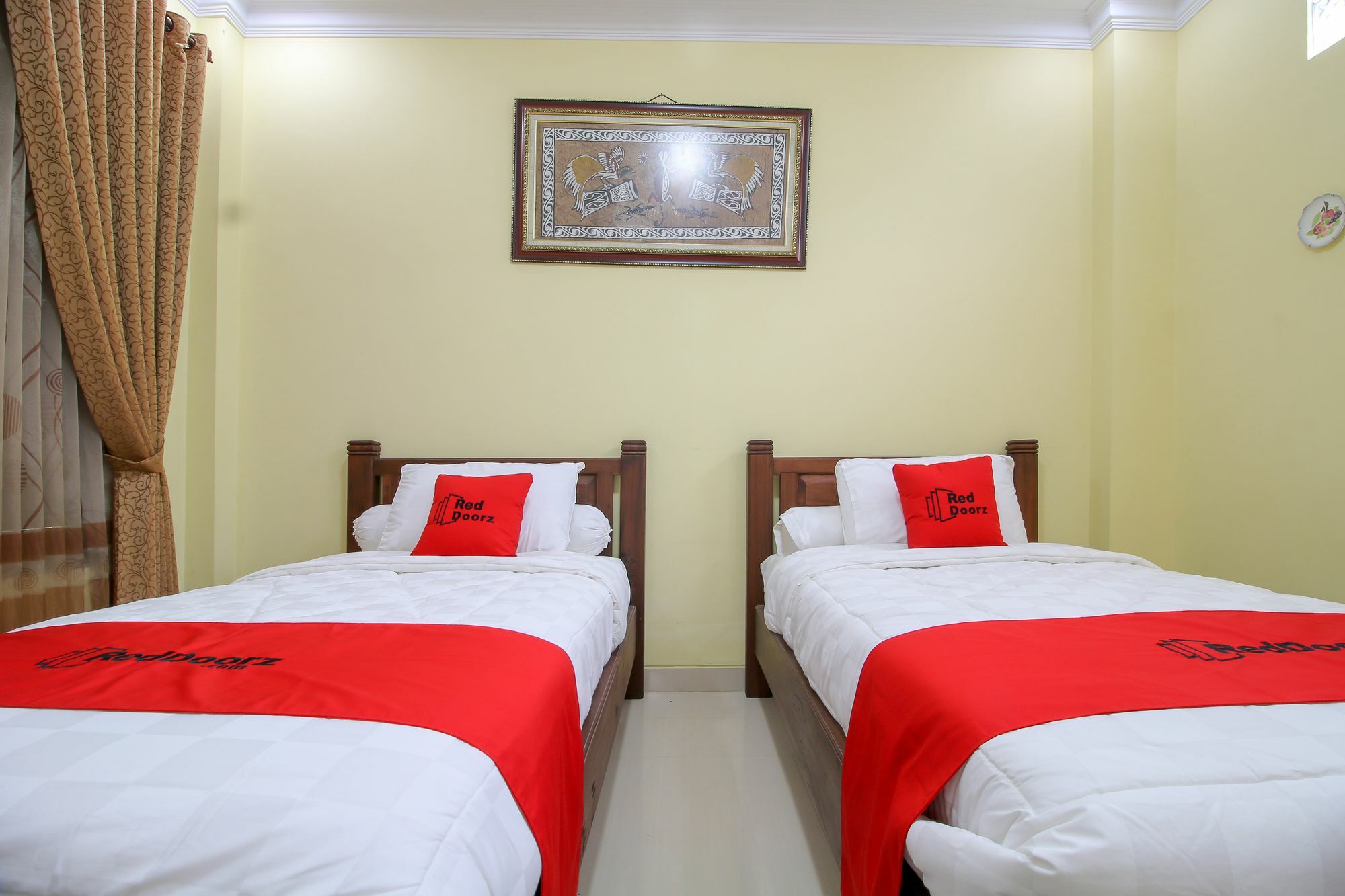 Reddoorz Plus @ Maguwo Kalasan Luaran gambar