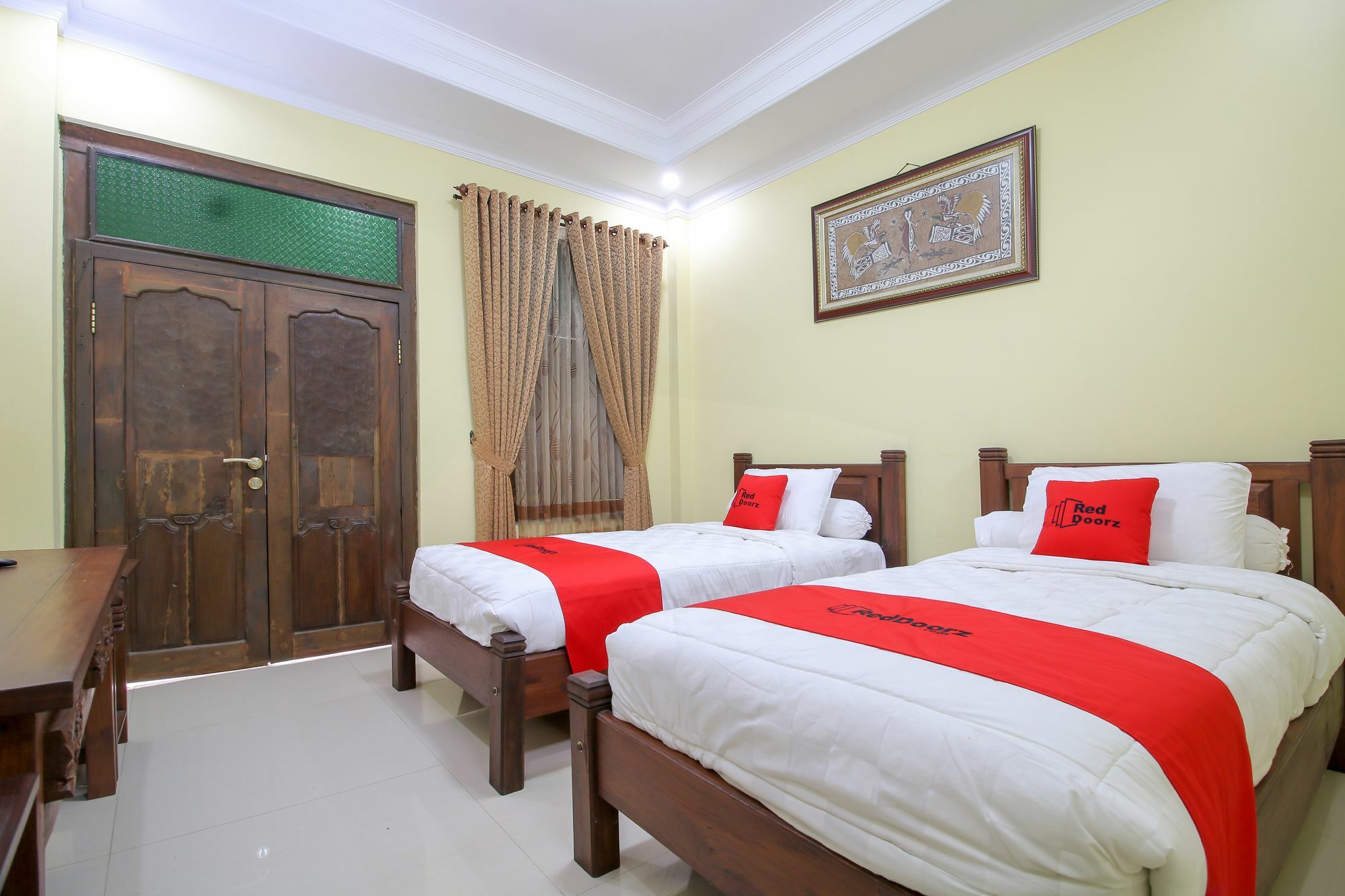Reddoorz Plus @ Maguwo Kalasan Luaran gambar
