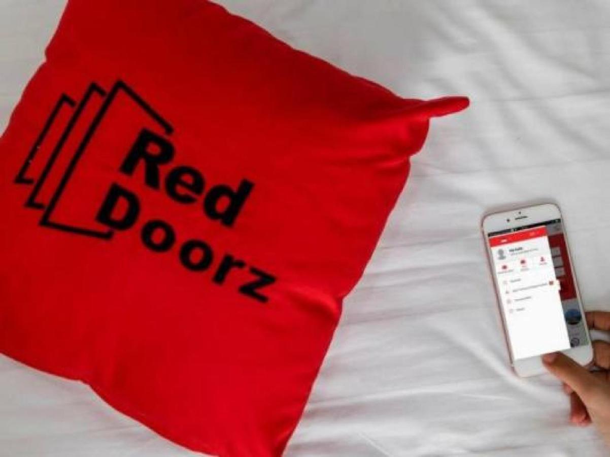 Reddoorz Plus @ Maguwo Kalasan Luaran gambar